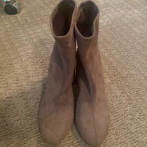 BCBG generation booties